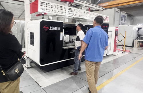 深化產(chǎn)教融合 創(chuàng)意學(xué)院師生赴上海機床廠考察交流，共探校企合作新路徑